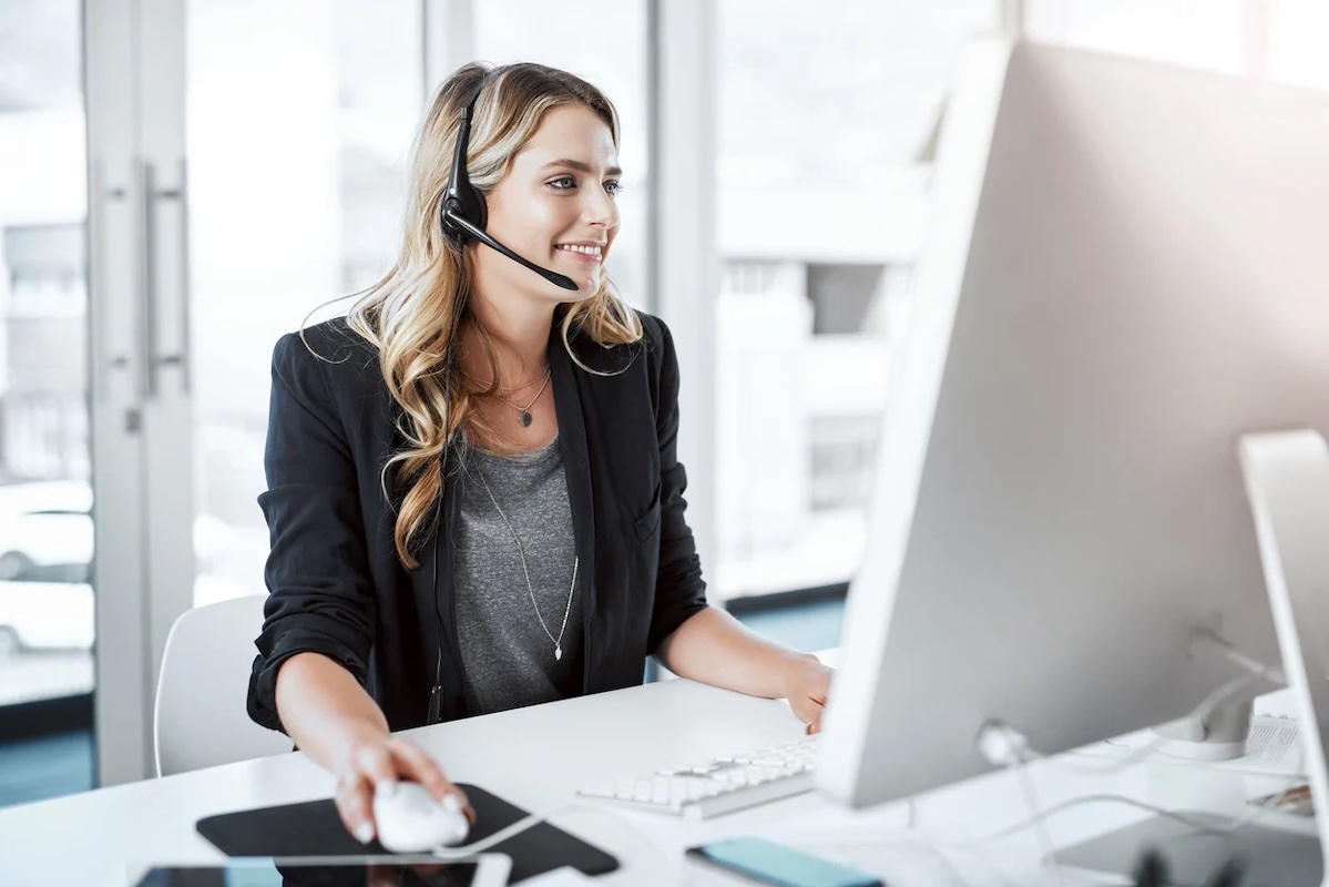 10 Essential Phrases Every Successful Phone Salesperson Should Know hero image